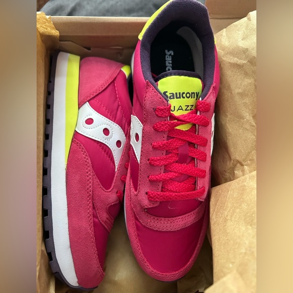 Saucony Shoes - Saucony Women's Jazz Original Low Top Sneakers - Red/ White